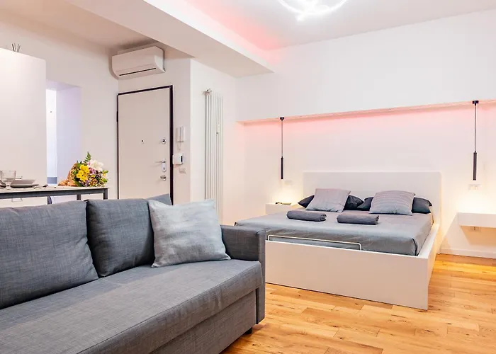 Exclusive Led House Garibaldi FS